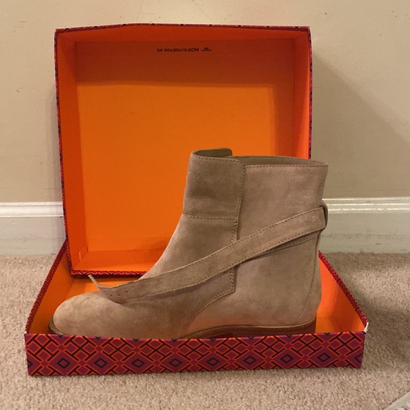 Brand new Tory Burch ankle bootie - Picture 5 of 9
